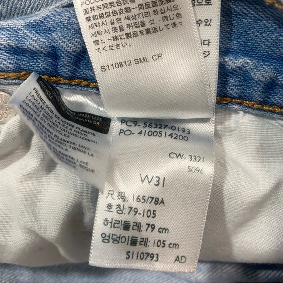 Levi's Blue Vintage-Inspired Jean Shorts Distressed - Picture 6 of 7